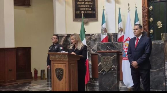 Maru Campos oficializa llegada de Loya a la FGE